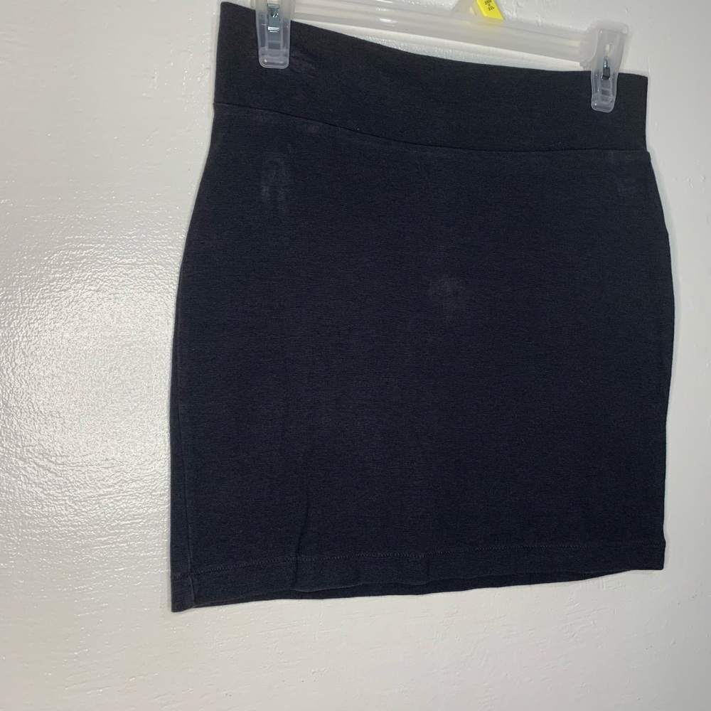 Women’s forever 21 mini black skirt